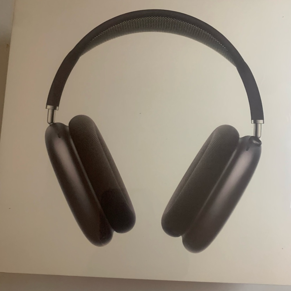 BRAND NEW APPLE AIRPOD MAXES- Space Gray